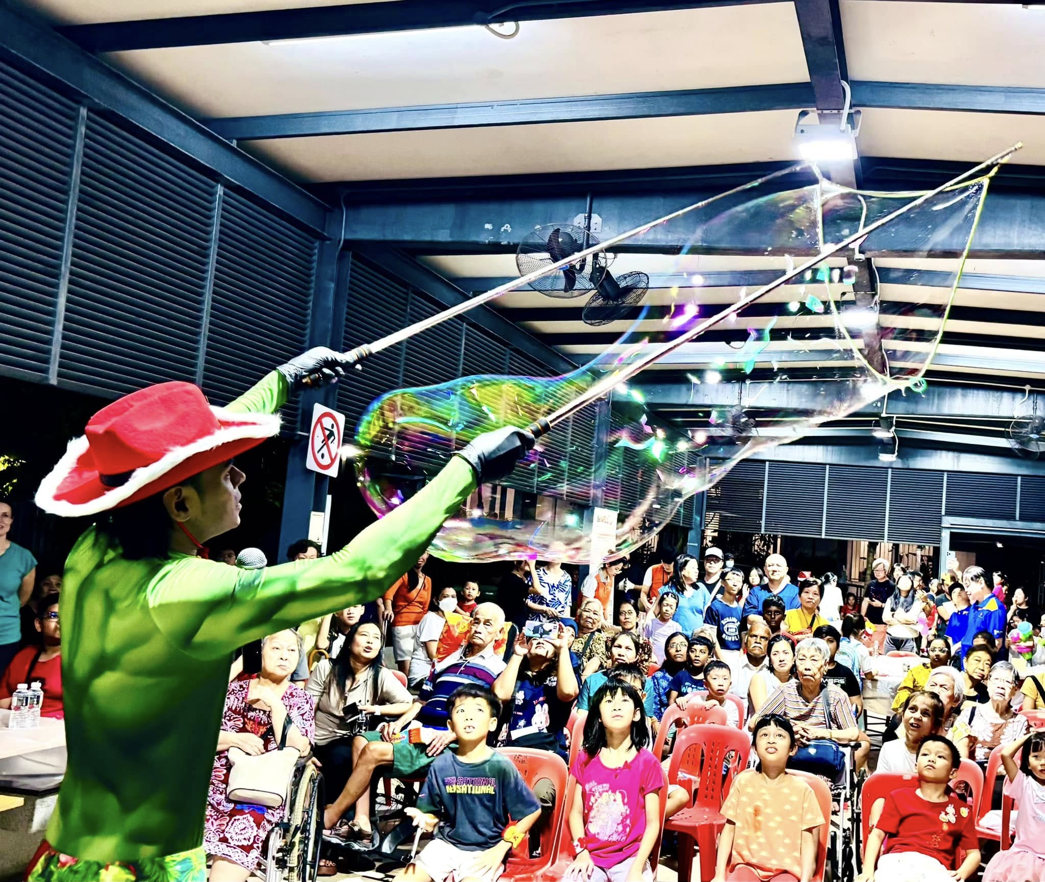 christmas bubble show